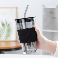 En stock – Tasse à matcha en verre avec couvercle et paille, manchon en silicone multicolore, en verre de qualité alimentaire pour la cérémonie du matcha et l'usage quotidien