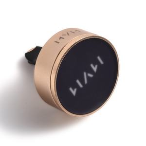 Difusor de Aire Circular Dorado de Metal y Acrílico para Auto, Aromatizante de Aire, Promocional y Elegante - Product Image 1