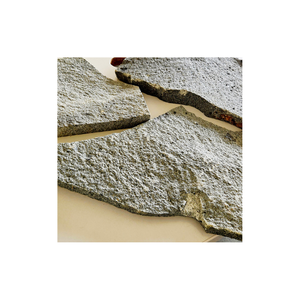 Pierre d'Andésite Naturelle Aléatoire, offrant une texture naturelle authentique RTA qui sublime toute pièce grâce à son élégance durable - Product Image 1