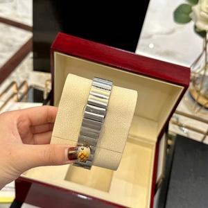 Montre Vacheron Constantin avec cadran bleu, bracelet en acier inoxydable et lunette sertie de diamants pour hommes et femmes - Product Image 4