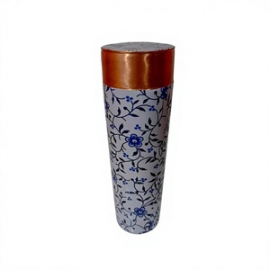 Bouteille d'eau en cuivre anti-fuite pour filles et garçons – Bouteille de maintien de la forme et de consommation saine – Grande vente de bouteilles en cuivre saines - Product Image 1