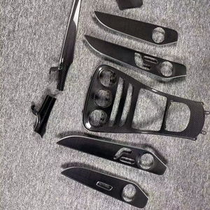 Pour le remplacement et l'installation de panneaux de console centrale en véritable fibre de carbone des modèles Mercedes-Benz W205 C200 C260 C300 - Product Image 1