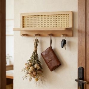 Étagère murale Art Déco en rotin et bois de pin massif avec crochets, porte-clés et porte-manteau tressé créatif, organisateur pour salle de bain et entrée, décoration intérieure - Product Image 1