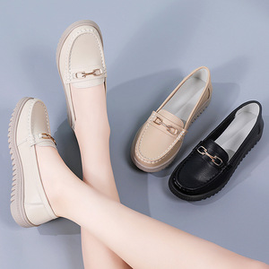 Autumn New Style Cowhide Leather Women's <b>Soft</b>-Soled With Non-Slip Cowhide Soles Slip-on Comfortable Mom <b>Shoes</b> - Product Image 1