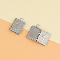 Pendentif Médaillon Photo en Acier Inoxydable Forme Livre 17,3 mm Poli Motif Croix Collier Souvenir Bijoux Vente en Gros