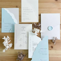 Ensemble d'invitations de mariage personnalisées en papier fantaisie avec enveloppes, incluant carte RSVP et itinéraire pour les planificateurs