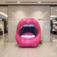 Modèle de bouche gonflable géant rouge avec longue langue pour la décoration de scènes de concert