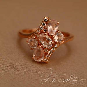 Bague vintage de la série Counterattack en quartz rose naturel incrusté de jade et saphir blanc synthétique - Product Image 3