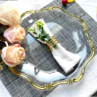 Assiettes de table transparentes pour banquet de fête avec bordure dorée pour le dîner de fête