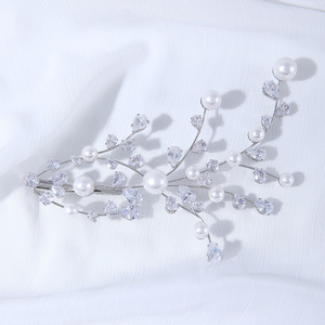 SLBRIDAL Barrettes de luxe <span class=keywords><strong>tendance</strong></span> en zircon cubique et perles pour femmes, pinces à <span class=keywords><strong>cheveux</strong></span> de mariée pour filles, bijoux et accessoires capillaires - Product Image 1