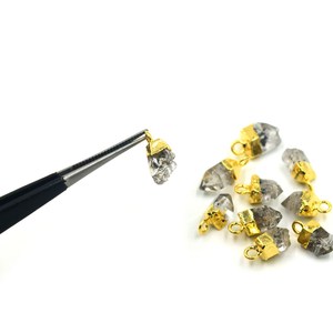 Pendentif diamant Herkimer brut fait à la main minuscule taille brute 8-10mm bijoux en pierres précieuses naturelles pierre de naissance pendentif fait main - Product Image 2