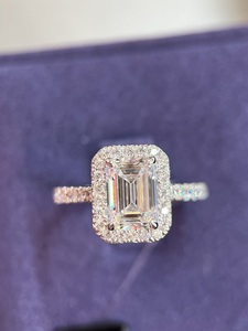 Bague en platine avec diamant de laboratoire taille émeraude serti clos |   Bagues de fiançailles et de mariage en diamant de 2 carats PT950 pour la mariée - Product Image 3