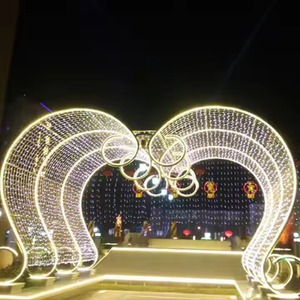 Nouvelles lumières LED d'arche de tunnel pour décoration extérieure, motif en forme de cœur Grandview, lumière de Noël, motif lumineux 3D - Product Image 1