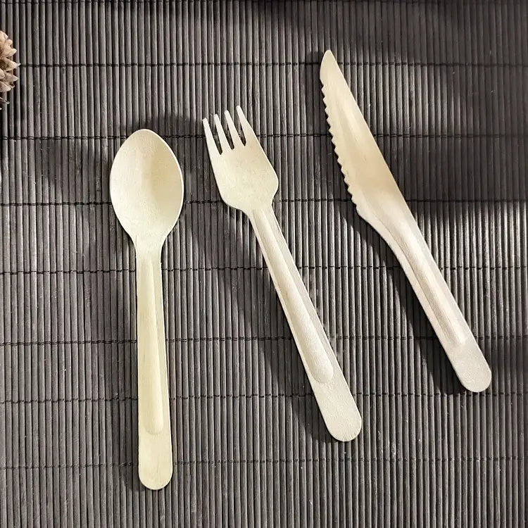 Factory Custom Eco Friendly recyclable 140 mm Disposable Wooden Cutlery set food wooden Spoons Forks Knives