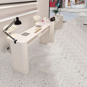 Mesa de Manicura de Lujo Moderna de Metal Blanco con Estaciones Dobles para Salones de Belleza y Salas de Estar - Product Image 1