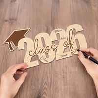 Plaque décorative en bois découpée pour la remise des diplômes 2026, avec casquette de diplômé, pour la maison, le bureau ou comme décoration de fête de fin d'études 2026