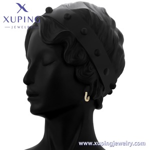 X001228225 XUPING Venta al por mayor <span class=keywords><strong>Pendientes</strong></span> de aro modernos en forma de U con circonitas pavé chapados en <span class=keywords><strong>oro</strong></span> de 14K para mujer - Product Image 2