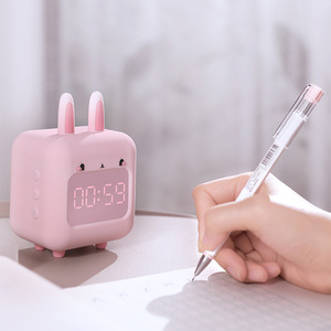 Réveil-lampe LED intelligent en forme de <span class=keywords><strong>lapin</strong></span> de dessin animé, rechargeable par USB avec lecture de musique, lumière nocturne numérique électronique à teinte bleue - Product Image 4