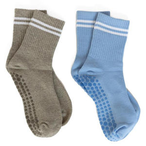 Échantillon Gratuit Chaussettes de Sport Antidérapantes en Coton de Haute Qualité avec Logo Personnalisé pour Danse, Ballet, Entraînement, Pilates et Yoga pour Femmes - Product Image 2