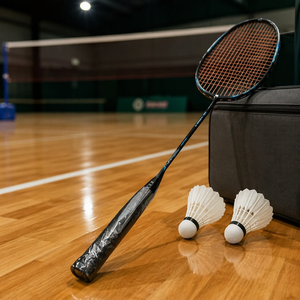 Raqueta de Bádminton LIBOTAI T-REX Z FORCE II Graphite, Edición Isométrica Roja y Negra - Product Image 4