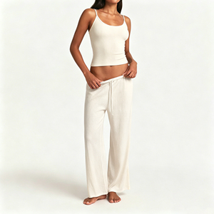 Set Pigiama da Donna in Modal Lenzing, Abbigliamento da Notte Traspirante, Completo con Canotta - Product Image 5