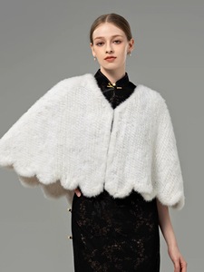 Élégant châle en fourrure de vison tricoté à la main de haute qualité pour femmes, vêtements d'extérieur d'hiver de luxe pour les mariages et les occasions spéciales - Product Image 3