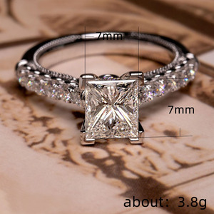 Anello con diamante taglio Princess F448, diamante coltivato in laboratorio, classico anello di fidanzamento da donna - Product Image 4