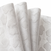 Tissu satiné tissé 100 % polyester respirant, teint en fil, 120 GSM, poids moyen, couleur personnalisée pour la confection de vêtements, livraison rapide