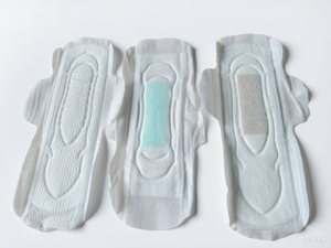 Serviette hygiénique jetable OEM en <span class=keywords><strong>film</strong></span> PE doux et respirant, avec ailettes en coton absorbant, super absorption, SAP japonais, protection anti-fuites - Product Image 4