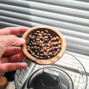 ถาดใส่เมล็ดกาแฟไม้พร้อมจานไม้สีดำสำหรับใส่เมล็ดกาแฟ สำหรับผู้ที่ชื่นชอบกาแฟและบาริสต้า - Product Image 6