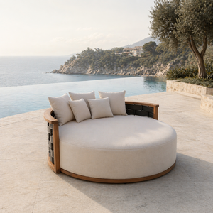 Chaise longue d'extérieur ronde en cuir tressé imperméable pour projets hôteliers et de resorts - Product Image 1