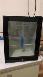 Nuelead NE-203A Mini Nevera Portátil con Una Puerta de Vidrio y Pantalla Digital, Ahorra Espacio - Product Image 6