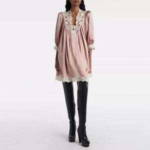Robe en satin de soie à dentelle pour femmes, style vacances à la française, robe courte sexy à col en V - Product Image 1