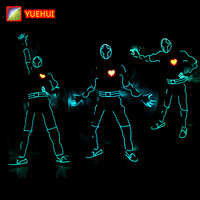 Vêtements à lumière LED pour hommes avec cœur rouge Costumes à capuche lumineux pour Halloween Costumes de danse et de spectacle de talents à la mode