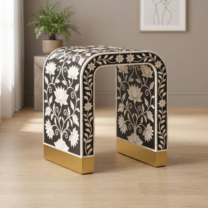 Table d'appoint artisanale éco-responsable en os incrusté, design floral moderne, pour baptême - Product Image 4