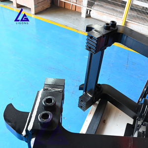 Pile driver à prise latérale pour excavatrice, efficace dans les espaces étroits et la construction urbaine, offrant une solution flexible de piquage de pieux - Product Image 3