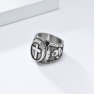 Anillo de Acero de Titanio con Cruz de Oración Retro Personalizada, Superventas Transfronterizo, para Hombre, Joyería Hip Hop - Product Image 4