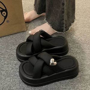 Fashion Rhinestone Outdoor Summer Breathable Casual SlippersPleatform Slipper Women Sandals Women Big Size Flat Slippers - Product Image 3