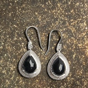 Boucles d'oreilles pendantes en argent sterling 925 Art Palace pour femme, design minimaliste en forme de feuille, onyx noir naturel, cadeau, usage quotidien - Product Image 2