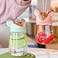 Bouteille d'eau portable en plastique motif souris de dessin animé, mini-gourde élégante pour étudiants, idéale pour les voyages en extérieur, tasse scolaire, ensemble cadeau design animal