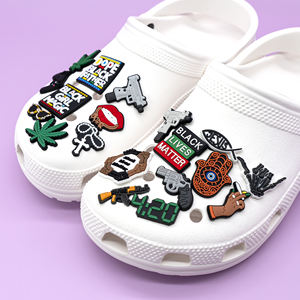 Moda Design di tendenza Cool Black American Clogs all'ingrosso gioco di cultura nera College sport Team Charm scarpe Roll tide ragazzo regali - Product Image 2