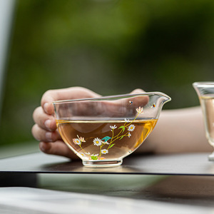 Taza de cristal con diseño de margaritas, forma de media luna, para servir té, uso para adultos - Product Image 3