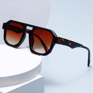 Gafas de Sol Cuadradas con Marco Grande, Diseño Vintage 2025, Personalizables con Logotipo, para Hombre y Mujer, Protección UV400, Doble Puente, Estilo Piloto - Product Image 1