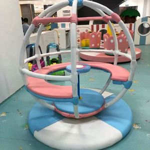 Logiciel de terrain de jeux intérieur pour parcs d'attractions scolaires : Globe rotatif en mousse souple avec fonctions pour enfants - Product Image 2