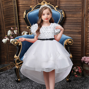 Vestido de niña de las flores de tul blanco con cuello redondo y corte en A con cola para boda o actuación - Product Image 4