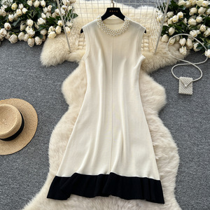 Robe d'été style célébrité, col rond perlé, sans manches, tricotée ajustée, pour femme, tendance, avec empiècements de couleur, style français - Product Image 2