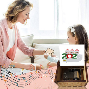 01 superventas OEM hecho <span class=keywords><strong>de</strong></span> madera Mini artesanía regalo cuerda personalizada canción baile muñeca caja <span class=keywords><strong>de</strong></span> <span class=keywords><strong>música</strong></span> - Product Image 4