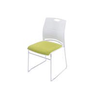 Chaise de bureau moderne avec base en fer à patins, design en maille, fonction empilable, chaise de conférence, chaise de réunion, chaise de visiteur