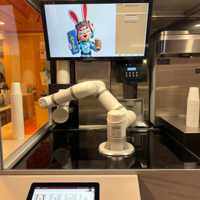 Station de café intelligente sans personnel, type fermé à bras unique, bras robotique à 6 axes, kiosque à café avec impression photo personnalisée, nettoyage automatique, télécommande