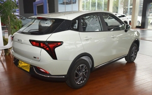 2025 Nezha Chao-300Lite, un SUV à énergie pure neuve avec 250 CV, 5 places, garantie de 2 ans, véhicule électrique pur haute vitesse - Product Image 2